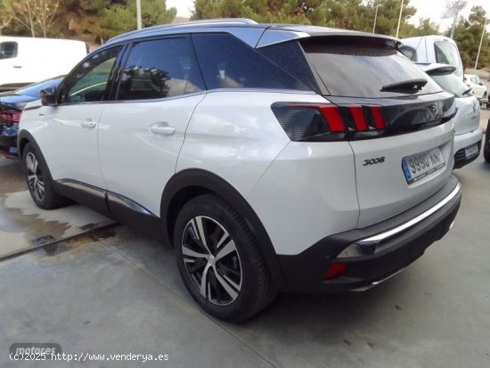 Peugeot 3008 1.2 PURETECH GT-LINE 130 CV. de 2018 con 186.000 Km por 17.500 EUR. en Murcia