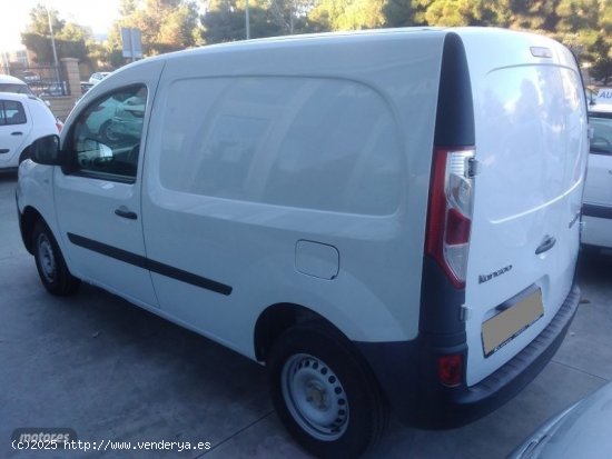 Renault Kangoo FURGON 1.5 DCI 75 CV. de 2019 con 197.000 Km por 7.900 EUR. en Murcia