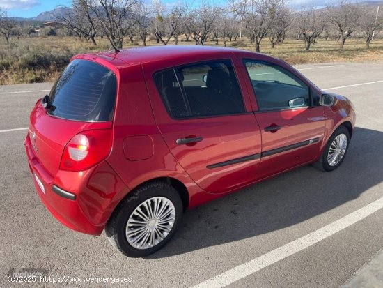 Renault Clio 1.5 DCI de 2007 con 234.000 Km por 4.200 EUR. en La Rioja