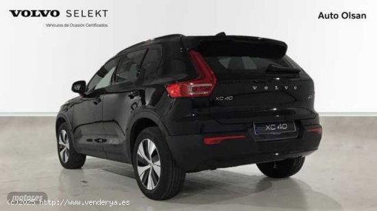 Volvo XC40 Plus, B3 Mild Hybrid, Gasolina, Dark de 2024 con 8.000 Km por 37.900 EUR. en Burgos