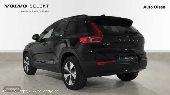 Volvo XC40 Plus, B3 Mild Hybrid, Gasolina, Dark de 2024 con 8.000 Km por 37.900 EUR. en Burgos