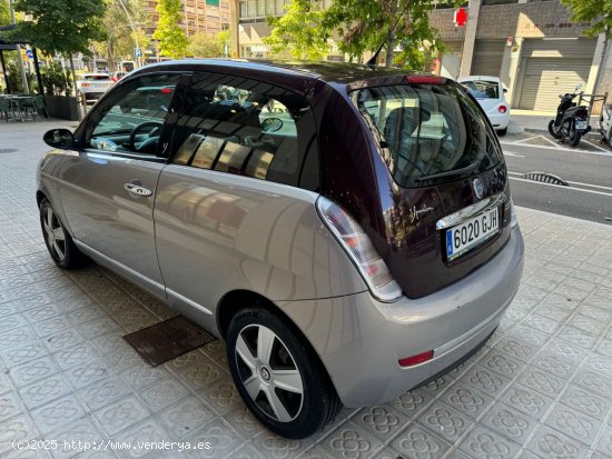 Lancia Ypsilon 1.4 16v Oro - Barcelona