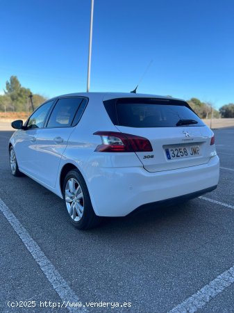 Peugeot 308 5p Style 1.6 BlueHDi 100 - 