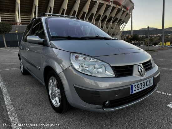 Renault Scénic CONFORT DYNAMIQUE 1.6 16V - 