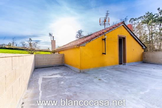 ¡CASA con TERRAZA y TERRENO en Ponteceso (A Coruña) por tan solo 76.500 €! - A CORUÑA