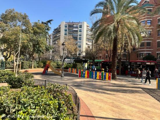 TE OFRECEMOS ESTA CESION DE USO DE KIOSKO DE PRENSA, EN VALENCIA – CALLE JESÚS CON PLAZA PINTOR S