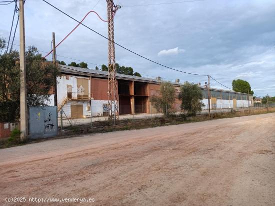 ALQUILER NAVE CON PATIO EN JORBA - BARCELONA