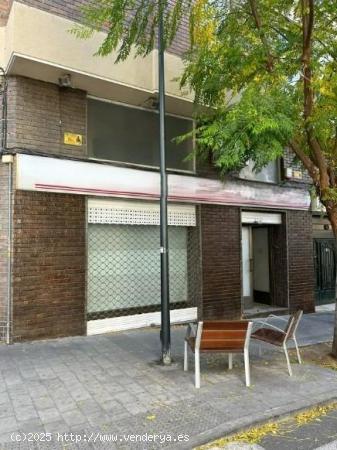  VENTA DE EXCELENTE LOCAL COMERCIAL QUE HACE ESQUINA ZONA ALTOZANO - ALICANTE 