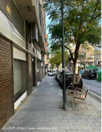 VENTA DE EXCELENTE LOCAL COMERCIAL QUE HACE ESQUINA ZONA ALTOZANO - ALICANTE