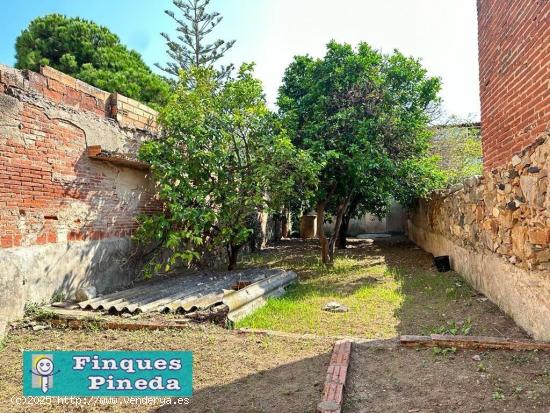  Solar edificable dentro del pueblo en Pineda de Mar - BARCELONA 