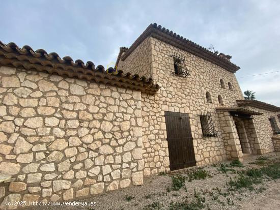 CHALET CON JARDIN EN LA TORRECILLA A POCOS MINUTOS DEL CENTRO - MURCIA