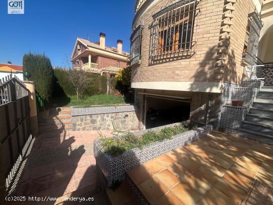 Chalet en Cajar con piscina - GRANADA