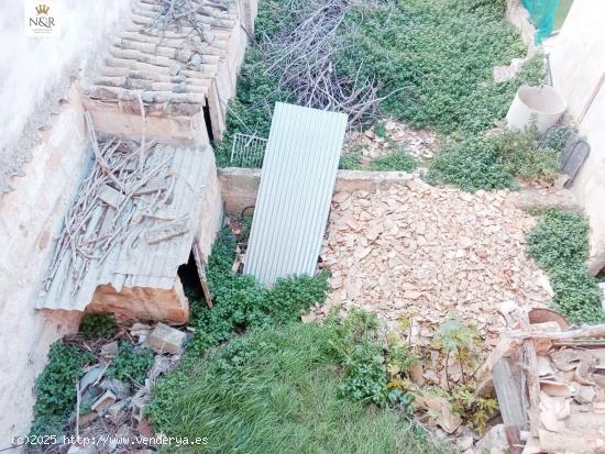 ENCANTADORA CASA A REFORMAR EN LLOSETA CON JARDÍN DE 95 M2 - BALEARES