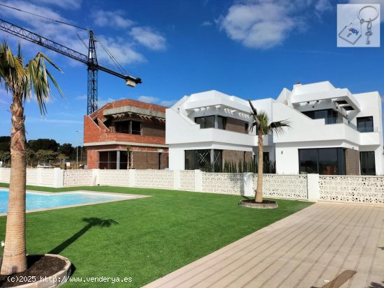  Villa en venta a estrenar en Pilar de la Horadada (Alicante) 