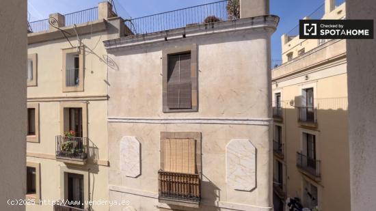 Habitaciones en alquiler en apartamento de 4 dormitorios en el raval. - BARCELONA