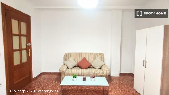 Habitaciones en alquiler en el apartamento de 5 dormitorios en Burjassot - VALENCIA