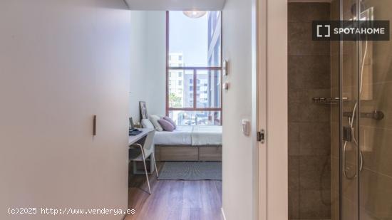 Se alquila habitación en residencia en Barcelona - BARCELONA