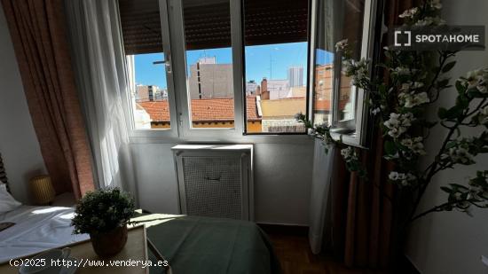 Habitación en piso compartido en madrid. - MADRID