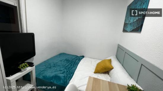 Habitación en piso compartido en madrid. - MADRID