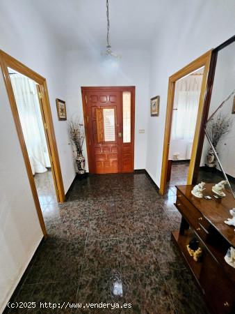 GRAN CASA CON TERRENO EN LAS LOMAS DEL ALBUJÓN - MURCIA