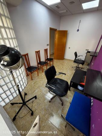 LOCAL COMERCIAL PELUQUERÍA Y ESTÉTICA CON LICENCIA ACTIVA EN LA PALMA - MURCIA