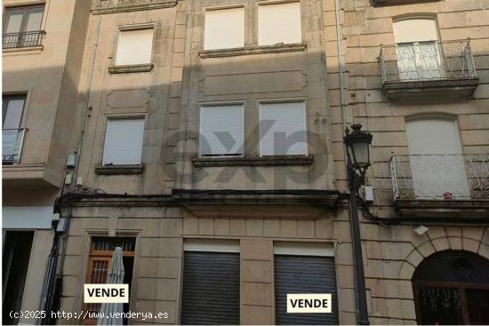 Edificio único en Carballiño: Edificio histórico para reformar en ubicación privilegiada - ORENS