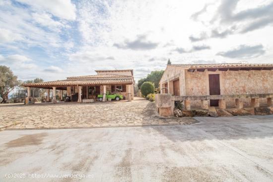 GRAN CHALET LISTO PARA ENTRAR A VIVIR - BALEARES