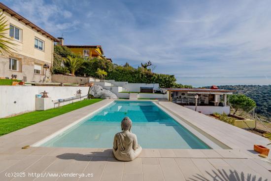 Chalet individual con piscina en Valdemorillo - MADRID