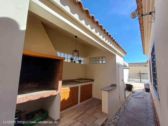 Se vende Chalet en Godelleta, Valencia - VALENCIA