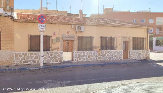  CASA EN PLANTA BAJA  150 METROS Y ESQUINA , EN LO PAGAN - MURCIA 