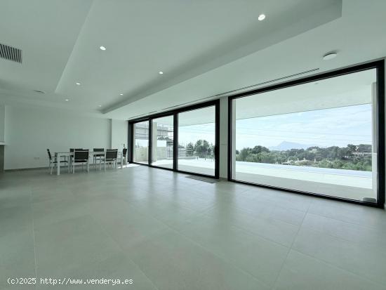 EXCLUSIVA VILLA DE LUJO EN ALTEA GOLF - ALICANTE