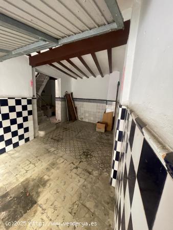 SE VENDE CASA PARA REFORMAR - VALENCIA