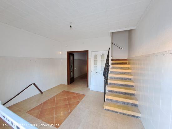 CASA ADOSADA EN VENTA. - VALENCIA