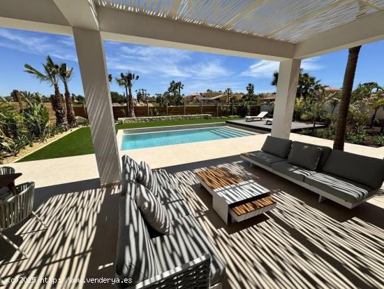  Villa de Lujo en Entorno Privilegiado: Desert Springs.  - ALMERIA