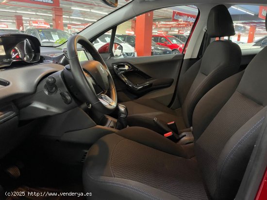 Peugeot 208 5 AÑOS GARANTÍA - El Prat de Llobregat