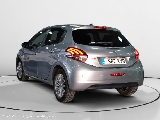 Peugeot 208 Signature - Sevilla