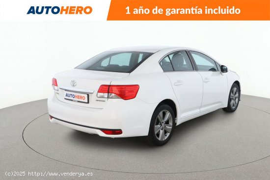 Toyota Avensis 2.0 D-4D Comfort - 