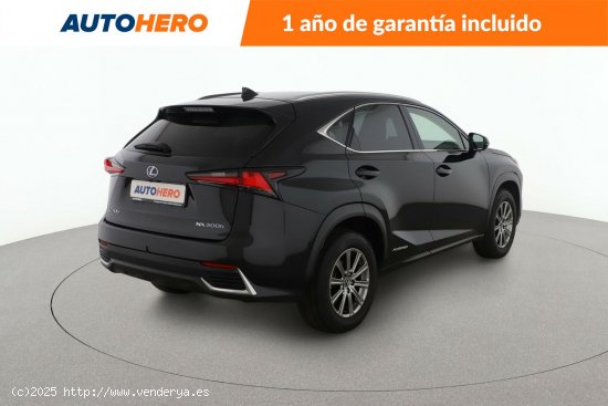 Lexus NX 300h Business - 