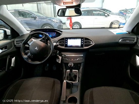 Peugeot 308 5p Active BlueHDi 130 S&S - 