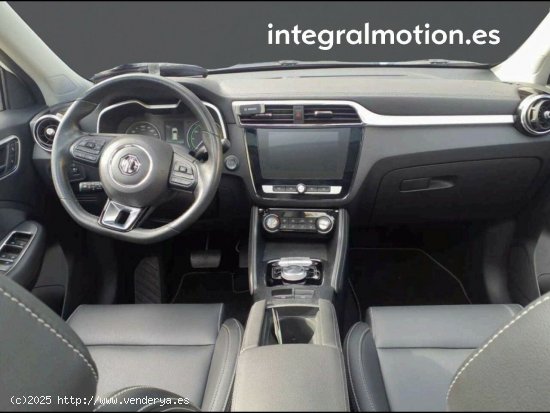 MG ZS EV Luxury Hybrid - 