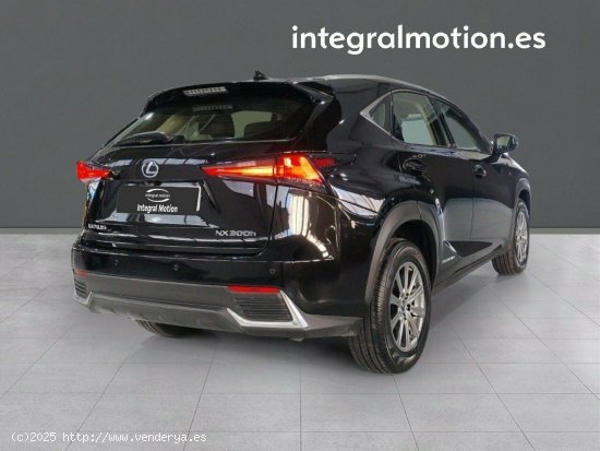 Lexus NX 2.5 300h Business Navigation 2WD - 