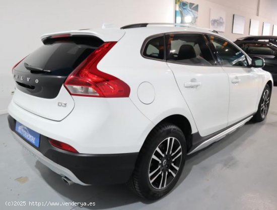 VOLVO V40 Cross Country en venta en AlcalÃ¡ de GuadaÃ­ra (Sevilla) - AlcalÃ¡ de GuadaÃ­ra