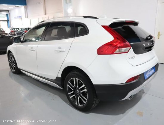 VOLVO V40 Cross Country en venta en AlcalÃ¡ de GuadaÃ­ra (Sevilla) - AlcalÃ¡ de GuadaÃ­ra