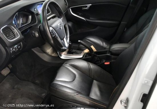 VOLVO V40 Cross Country en venta en AlcalÃ¡ de GuadaÃ­ra (Sevilla) - AlcalÃ¡ de GuadaÃ­ra