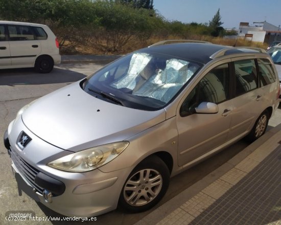 Peugeot 307 SW 1.6 110cv de 2005 con 199.000 Km por 2.400 EUR. en HUELVA