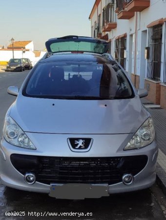 Peugeot 307 SW 1.6 110cv de 2005 con 199.000 Km por 2.400 EUR. en HUELVA