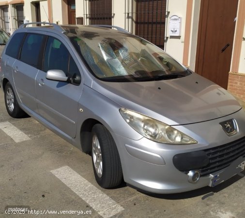 Peugeot 307 SW 1.6 110cv de 2005 con 199.000 Km por 2.400 EUR. en HUELVA