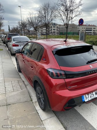 Peugeot e-208 Allure Electrico 136 (100 Kw) de 2023 con 30.000 Km por 25.900 EUR. en Barcelona