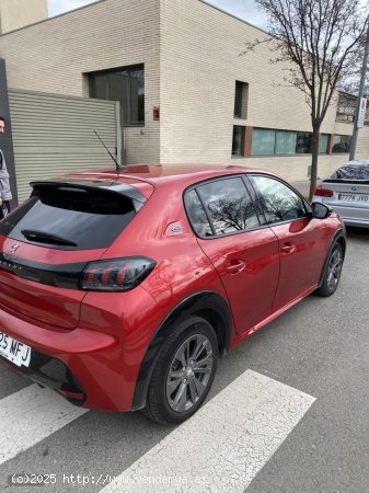 Peugeot e-208 Allure Electrico 136 (100 Kw) de 2023 con 30.000 Km por 25.900 EUR. en Barcelona