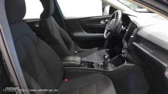 Volvo XC40 Momentum Core, T2 manual de 2021 con 62.000 Km por 21.900 EUR. en Pontevedra